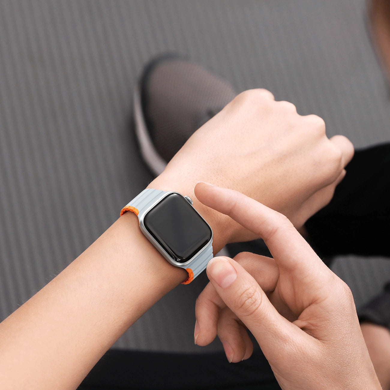 Magnetic Apple Watch SE, 9, 8, 7, 6, 5, 4, 3, 2, 1 (41, 40, 38 mm) Dux Ducis Strap (LD Version) - gray-orange_6