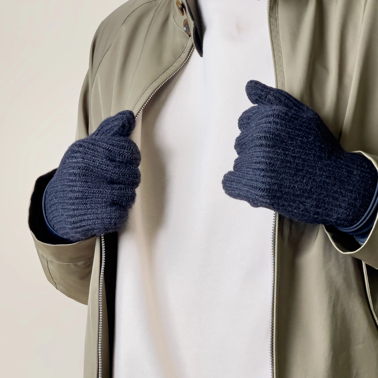 Braided telephone gloves with cut-outs for fingers - black_4