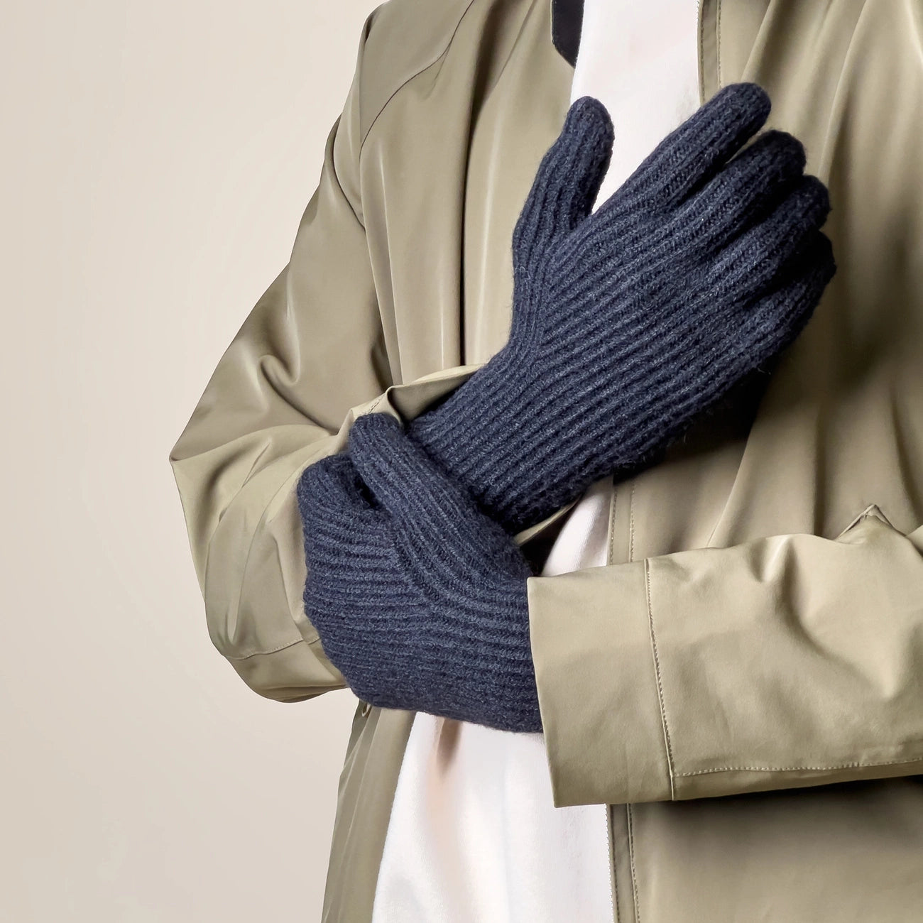 Braided telephone gloves with cut-outs for fingers - black_3