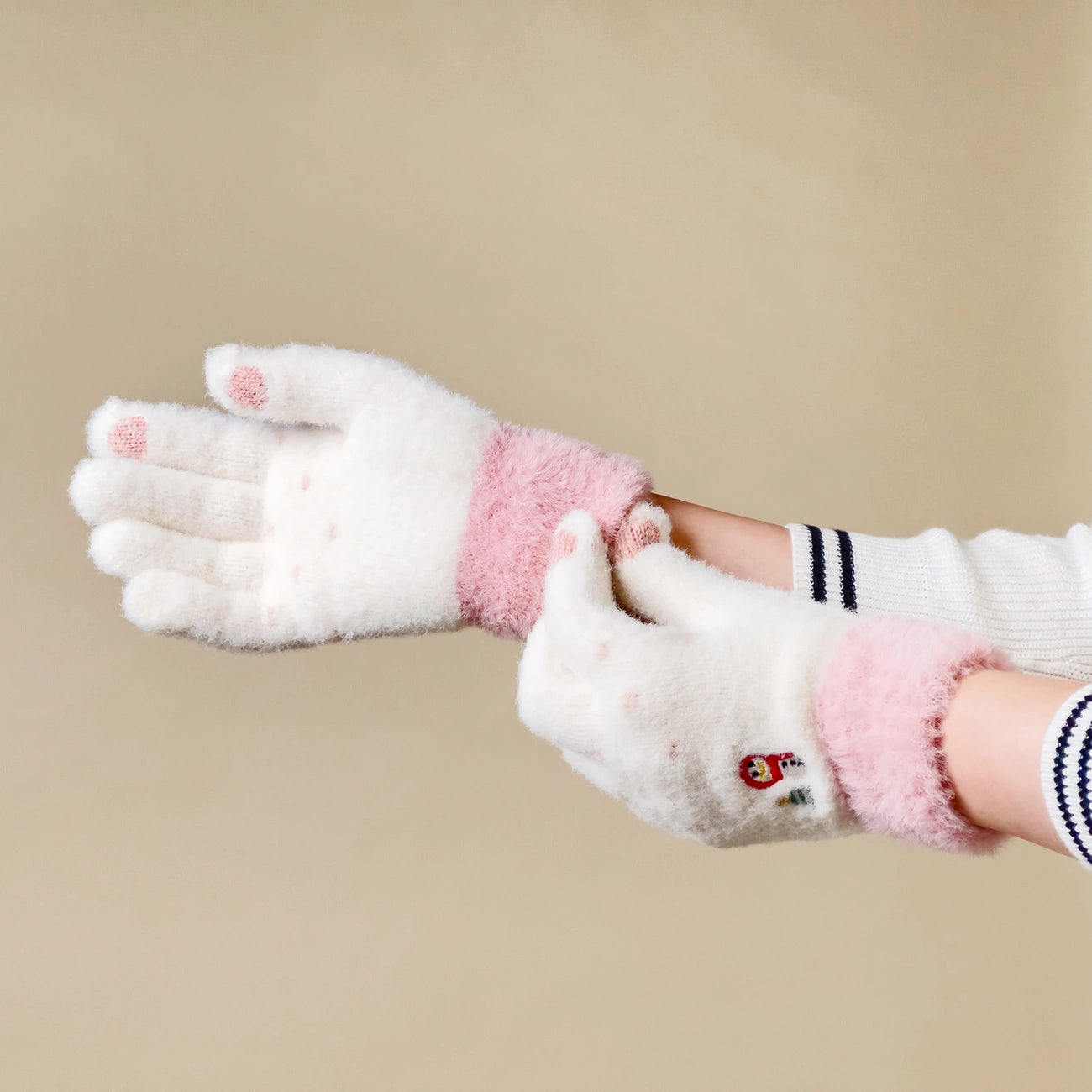 Women's winter telephone gloves with a snowman and a Christmas tree - white and pink_4
