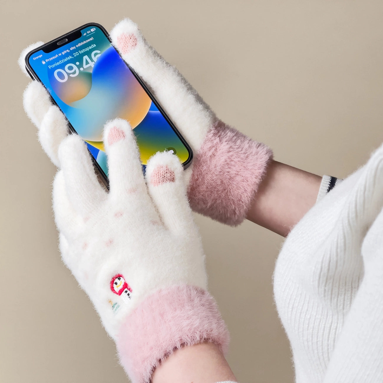 Women's winter telephone gloves with a snowman and a Christmas tree - white and pink_1