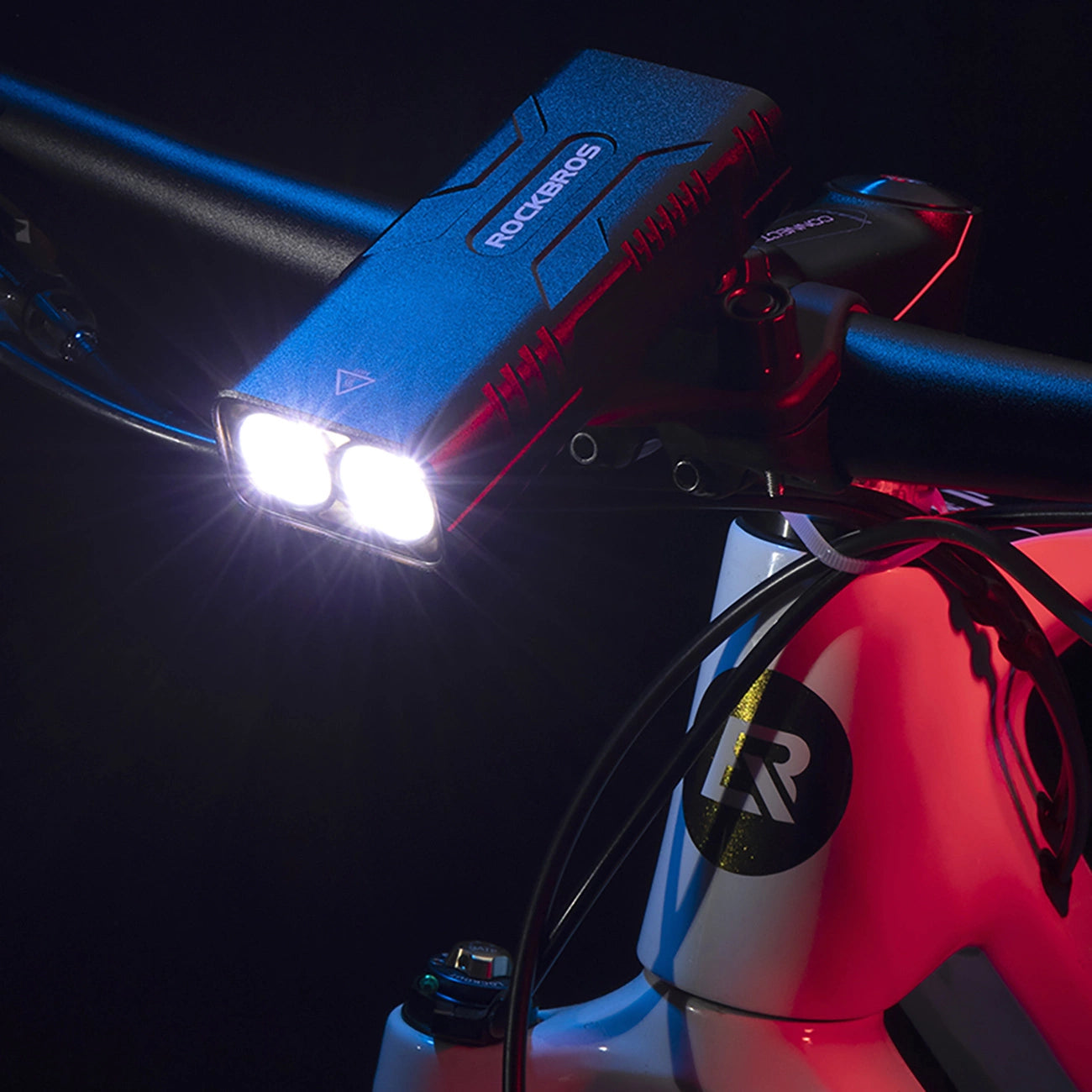 Rockbros 24310002001 bicycle light 850 lm with powerbank function + USB-C - USB-A cable - black_13