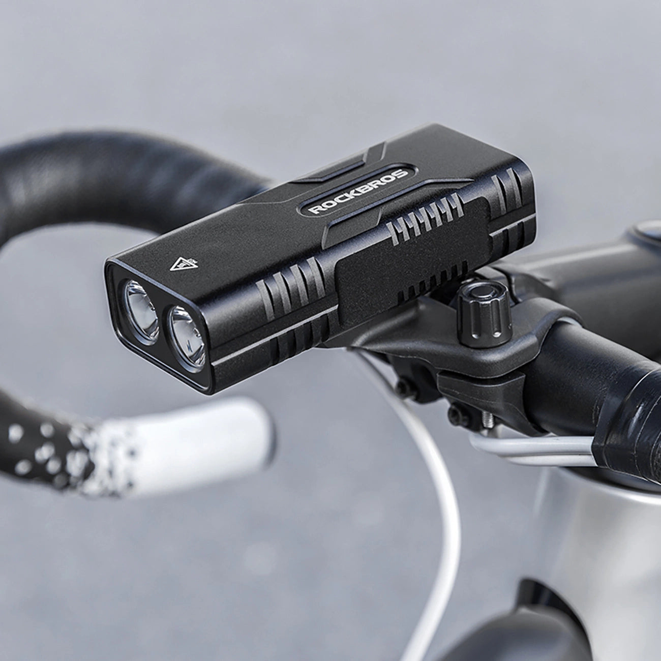 Rockbros 24310002001 bicycle light 850 lm with powerbank function + USB-C - USB-A cable - black_8