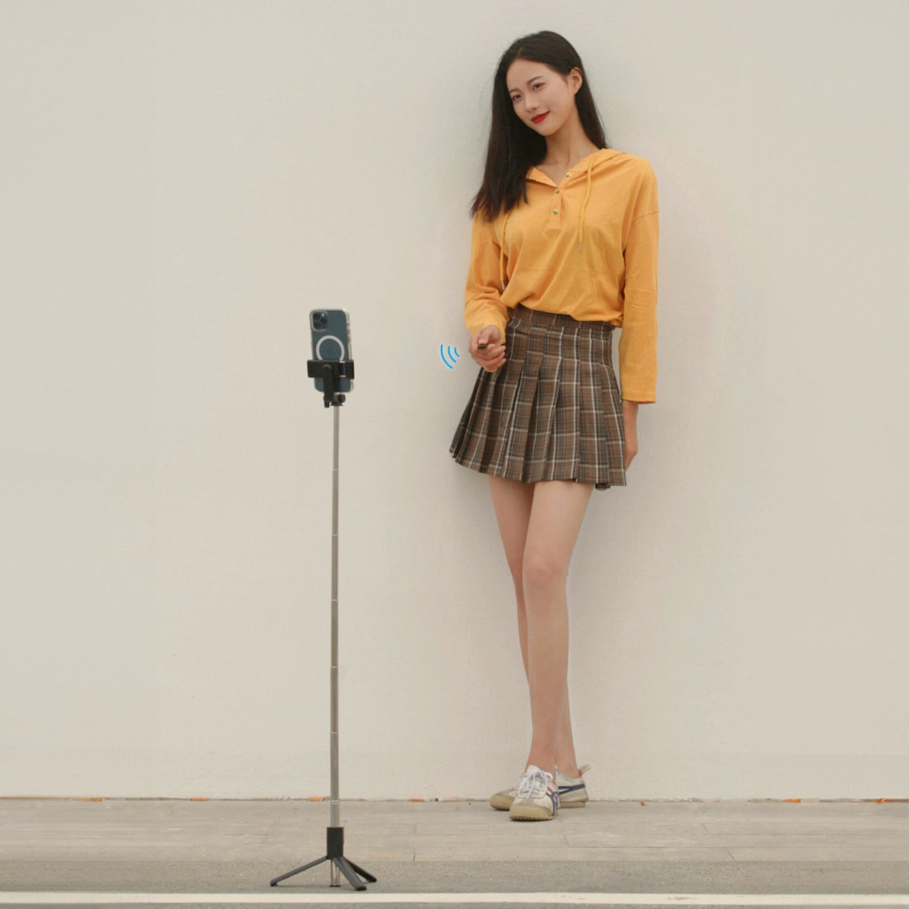 Selfie stick WHS1Y telescopic tripod 1m with phone holder - black_12