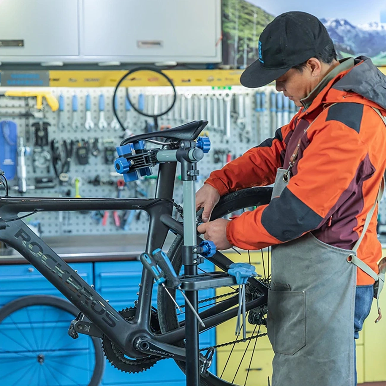 Rockbros MP-02 floor service stand for bicycles with knobs - black_5