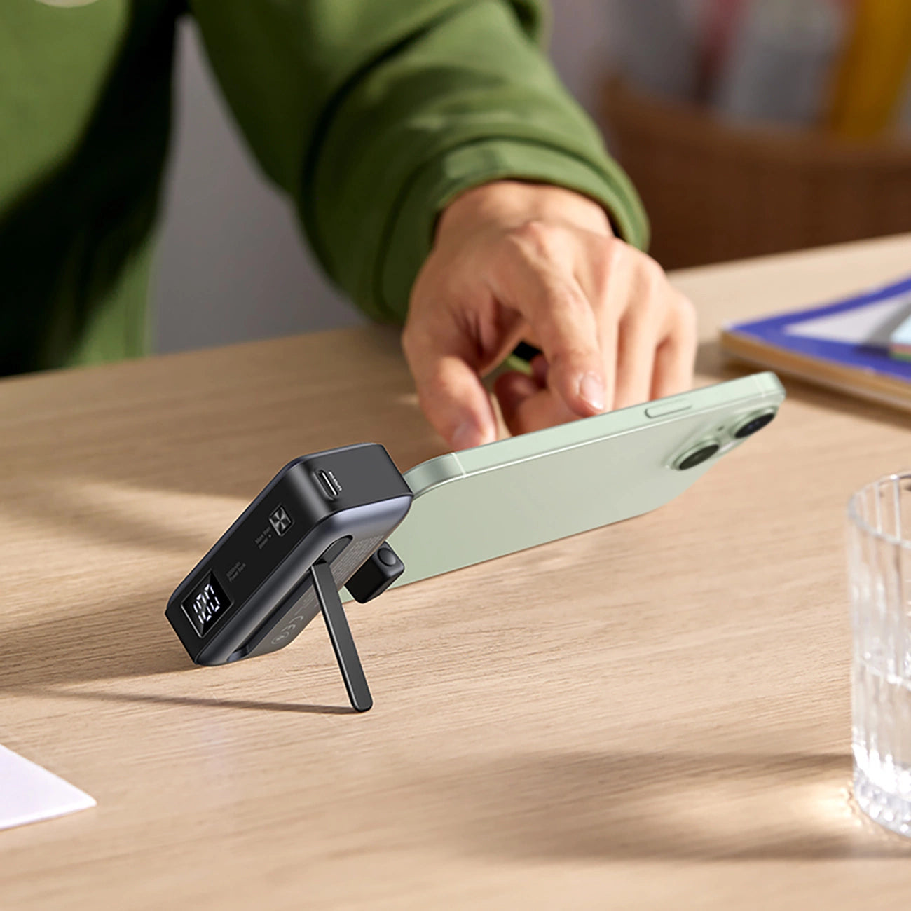 UGREEN 5000mAh Power Bank with Built-in USB-C Connector_6
