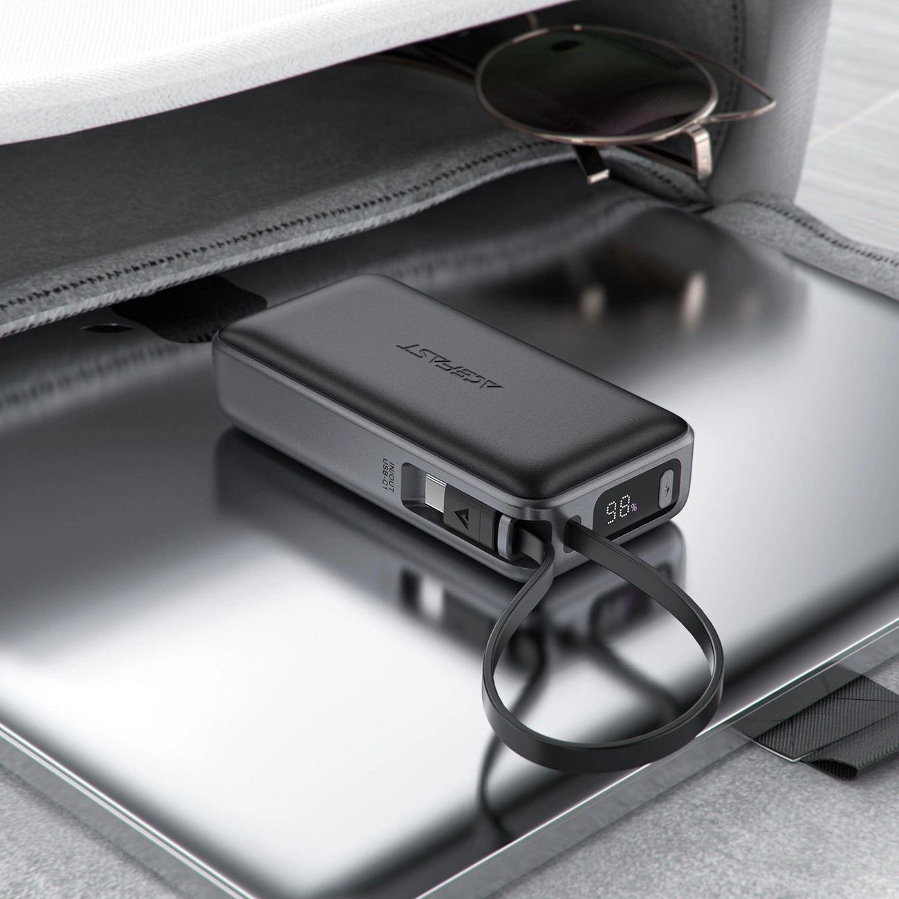 Acefast M7-10000 PD30W Powerbank with Built-in Cable - Black_5
