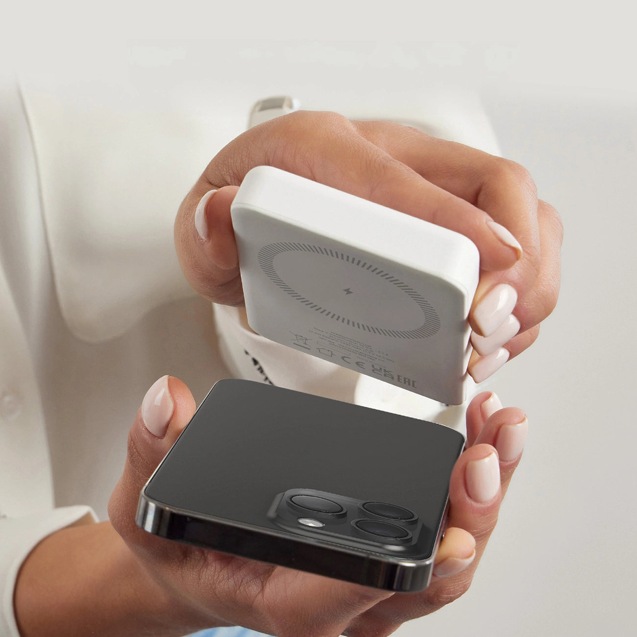 Powerbank SBS TEBB5000MAG1CW 5000 mAh USB-C, MagSafe compatible - white_5