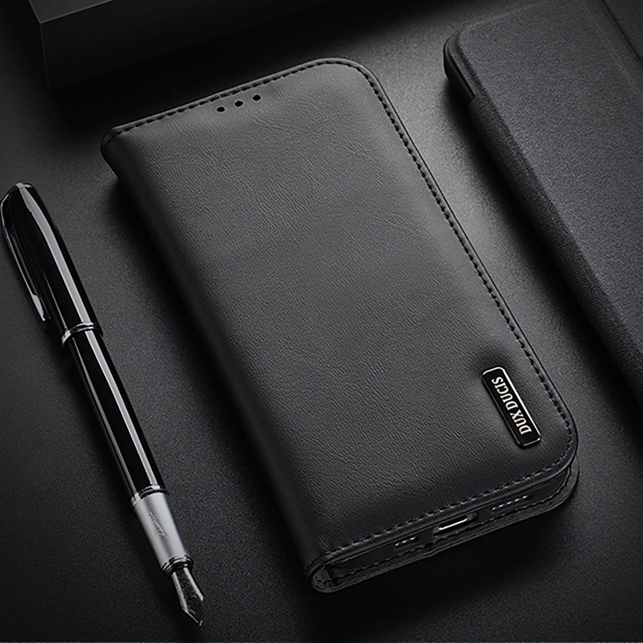 Dux Ducis Hivo iPhone 16e Case with Flip and RFID Protection - Black_12