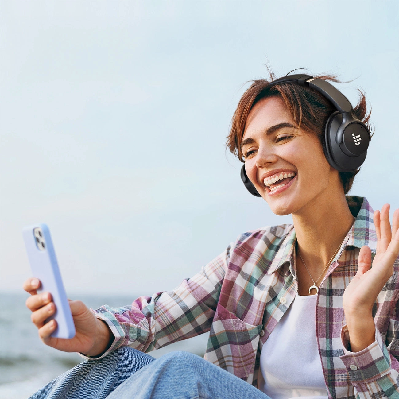 Tronsmart SOUNFII Q20S Hybrid ANC Wireless Headphones with Active Noise Cancelling - Black_11