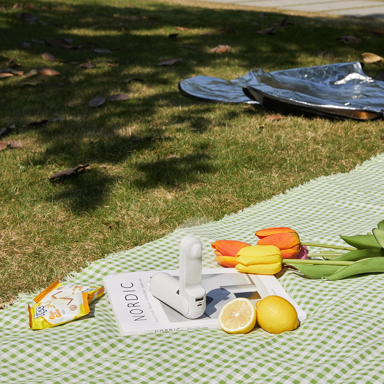 Jisulife Handheld Fan Life8 Portable USB Fan with Power Bank and Flashlight - White_2