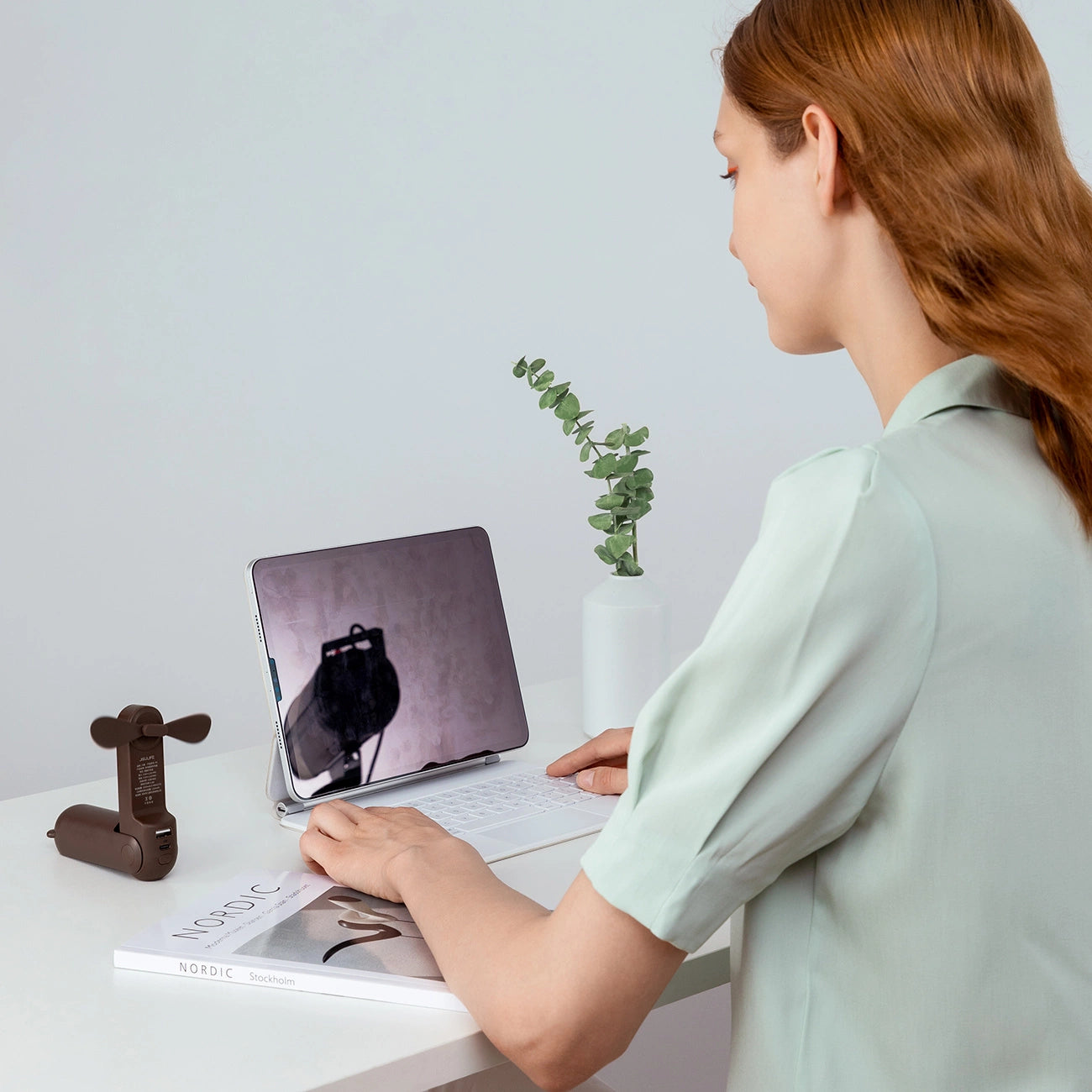 Jisulife Handheld Fan Life8 Portable USB Fan with Power Bank and Flashlight - Brown_3