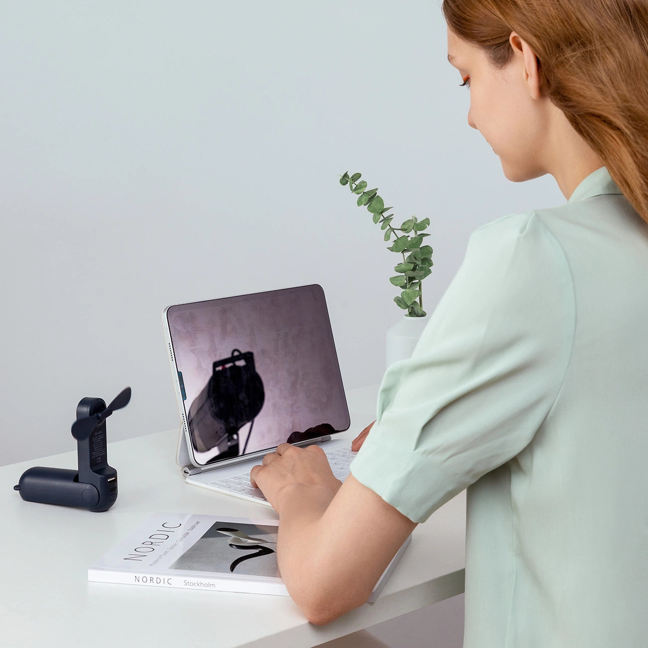 Jisulife Handheld Fan Life8 Mini Portable USB Fan with Power Bank and Flashlight - Blue_3