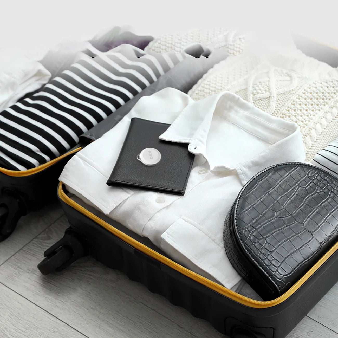 SBS Track My Circle Waterproof IP65 Locator Compatible with Apple Find My - White_6