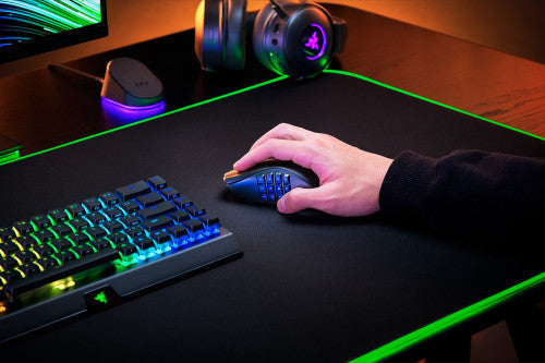 Naga V2 Pro , Gaming-Maus_2