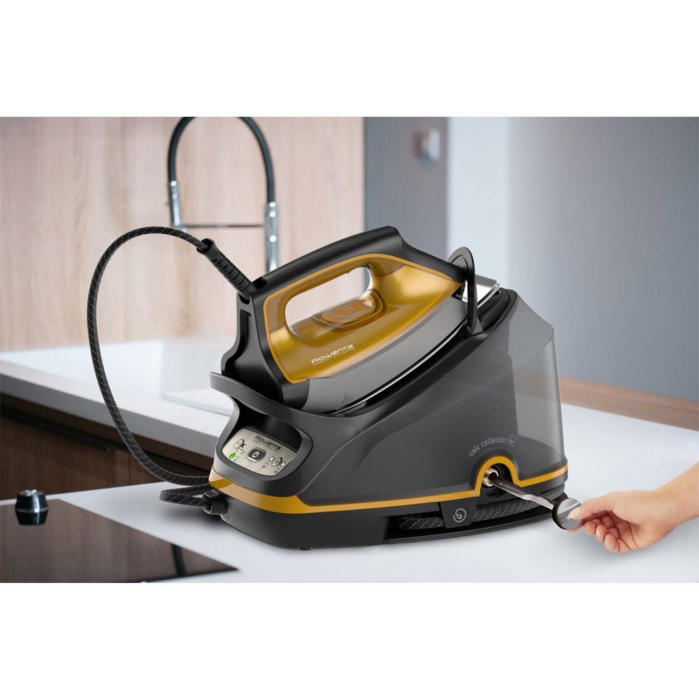 Ferro com Caldeira Rowenta DG7644F0 Compact Steam Pro 2200W 1.1L 6.4 Bar Preto