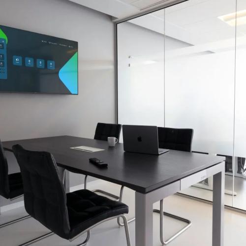 I3 CONNECT MONITOR LFD QLED 85". 550 CD/M2. LOCAL DIMMING. LCD MATRIX. ANDROID 14. SENSOR DE LUZ AMBIENTAL. 50W AUDIO DOLBY ATMOS (2X15W STEREO Y 1X20W SUBWOOFER. DOBLE WIFI (WI-FI 5 Y WI-FI 6). ENERGY STAR 8.0 / NO INCLUYE SOPORTE (10010953)_1