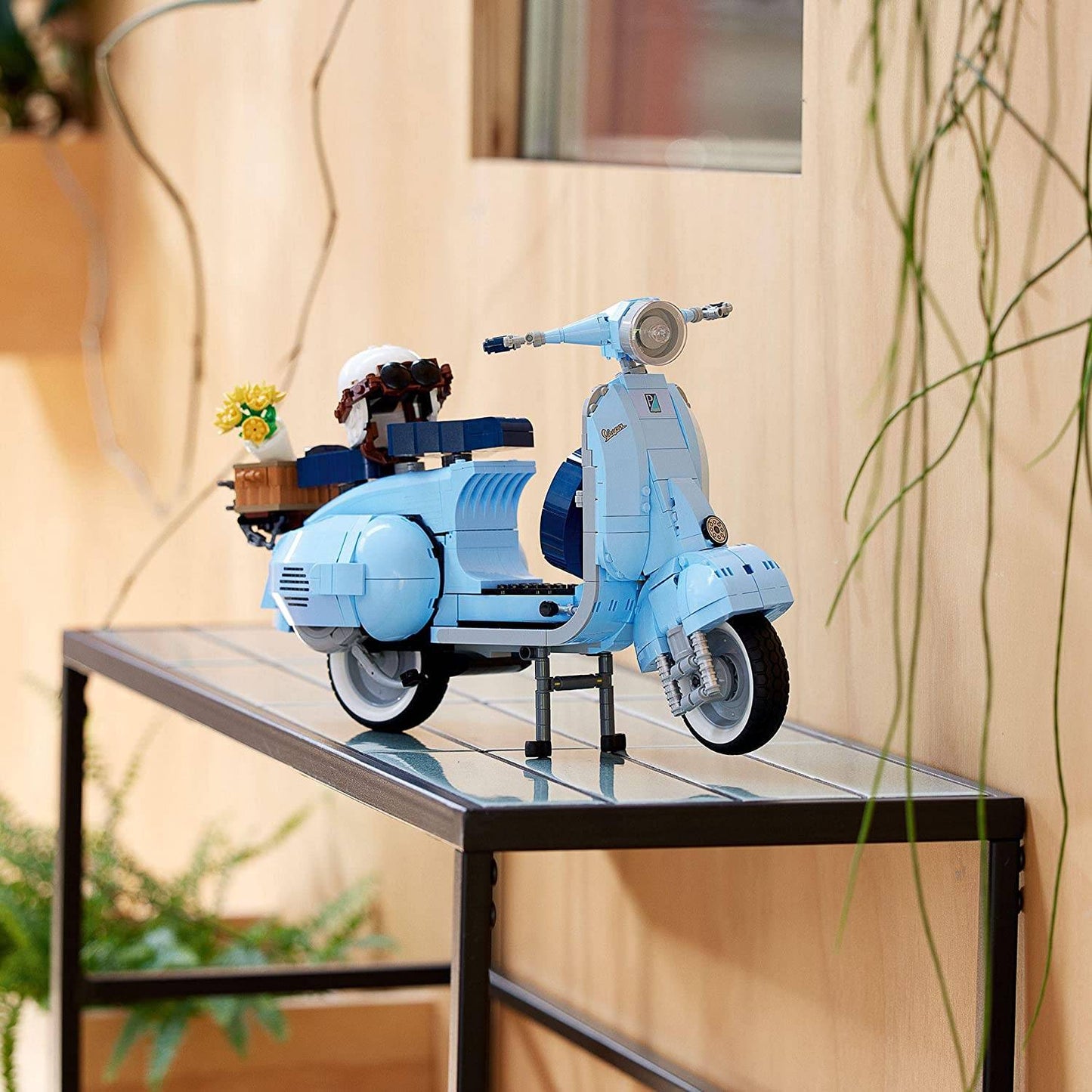 LEGO ICONS: Vespa 125 | Idades 18+ | 1107 Peças | Item 10298