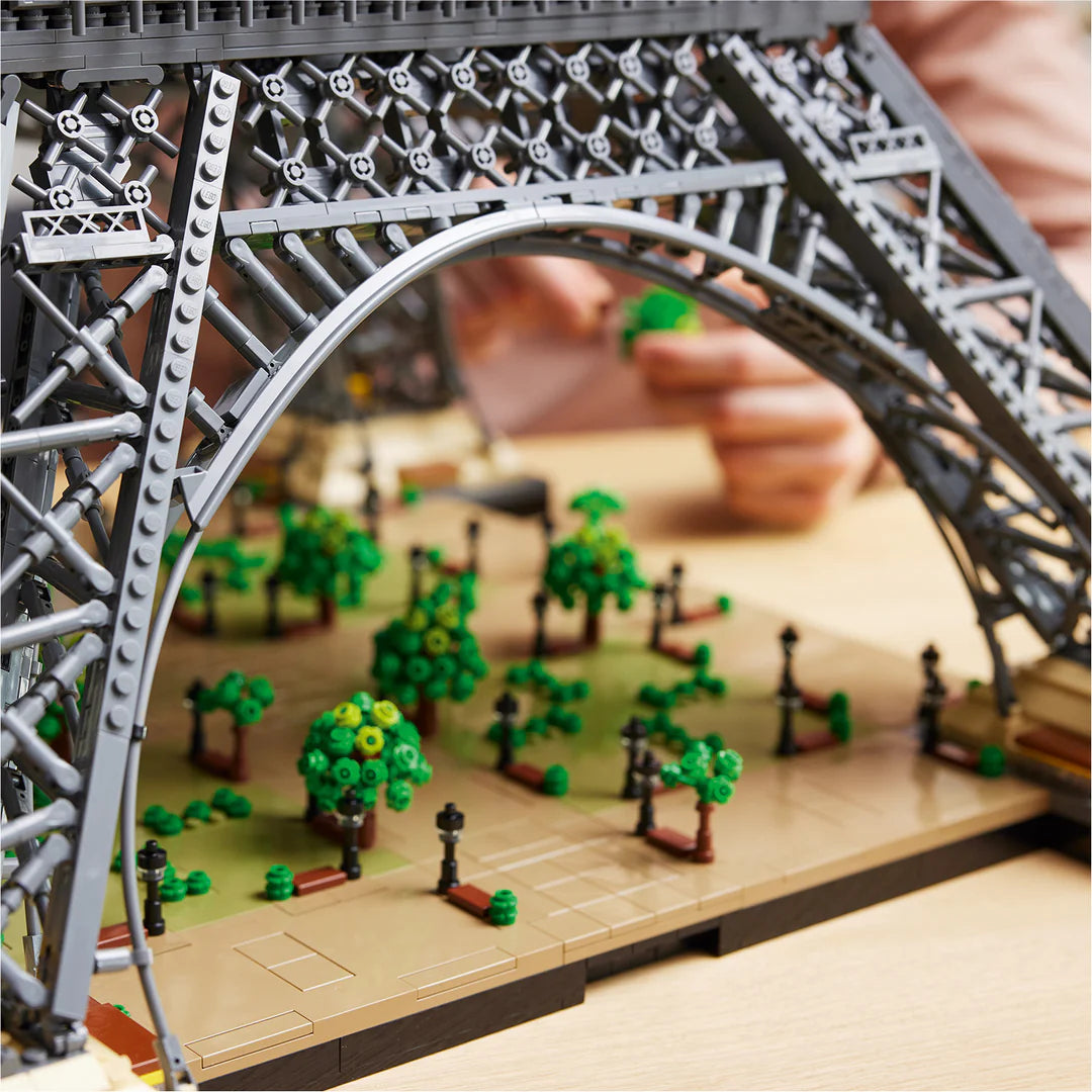 LEGO Icons: A Torre Eiffel | Idades 18+ | 10001 Peças | Item 10307