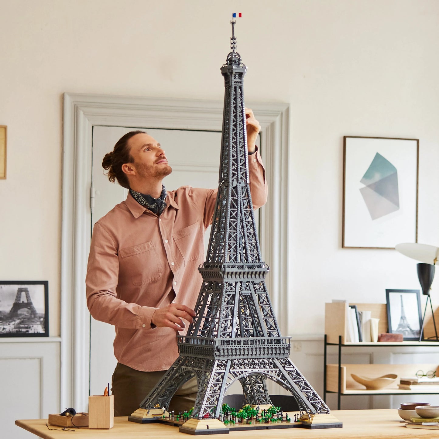 LEGO Icons: A Torre Eiffel | Idades 18+ | 10001 Peças | Item 10307