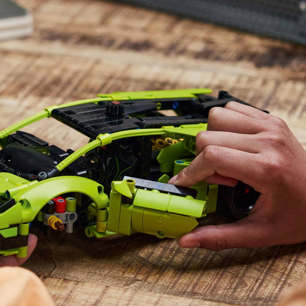 LEGO Technic: Lamborghini Huracán Tecnica | Idades 9+ | 806 Peças | Item 42161