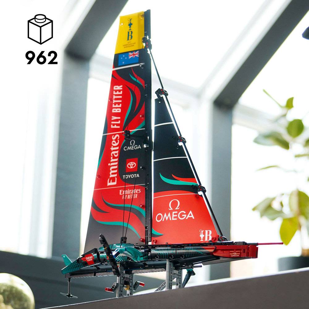 LEGO Technic: Veleiro Emirates Team New Zealand AC75 | Idades 18+ | 962 Peças | Item 42174