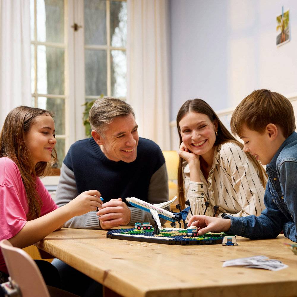 LEGO Family: Momentos de Viagens | Idades 14+ | 1231 Peças | Item 41838