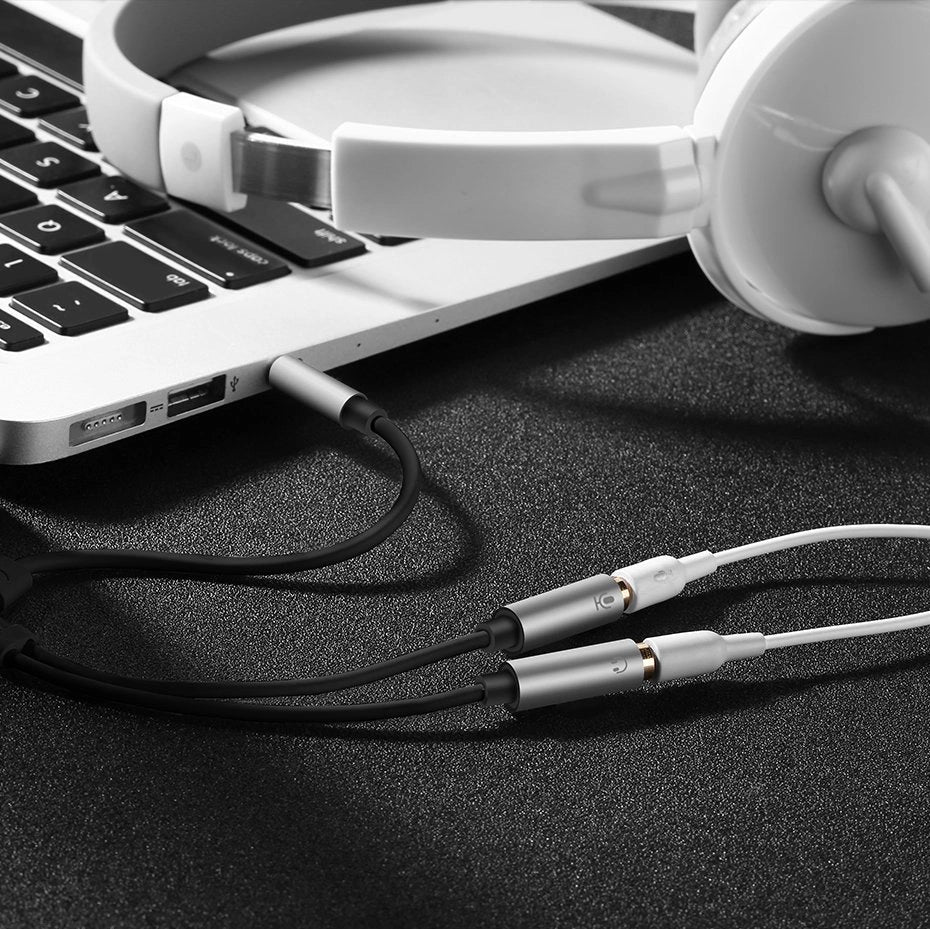 Ugreen cable cable headphone splitter 3.5 mm mini jack AUX microphone 20cm (microphone + stereo output) silver (30619)_2