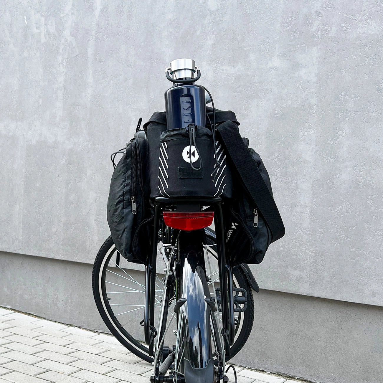 Wozinsky bike carrier bag with 9l shoulder strap (rain cover included) black (WBB22BK)_18