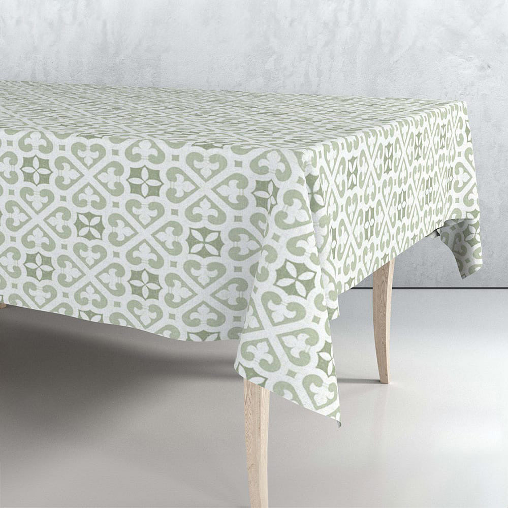 Toalha de mesa borracha bordada cores sortidas 140x220cm_0