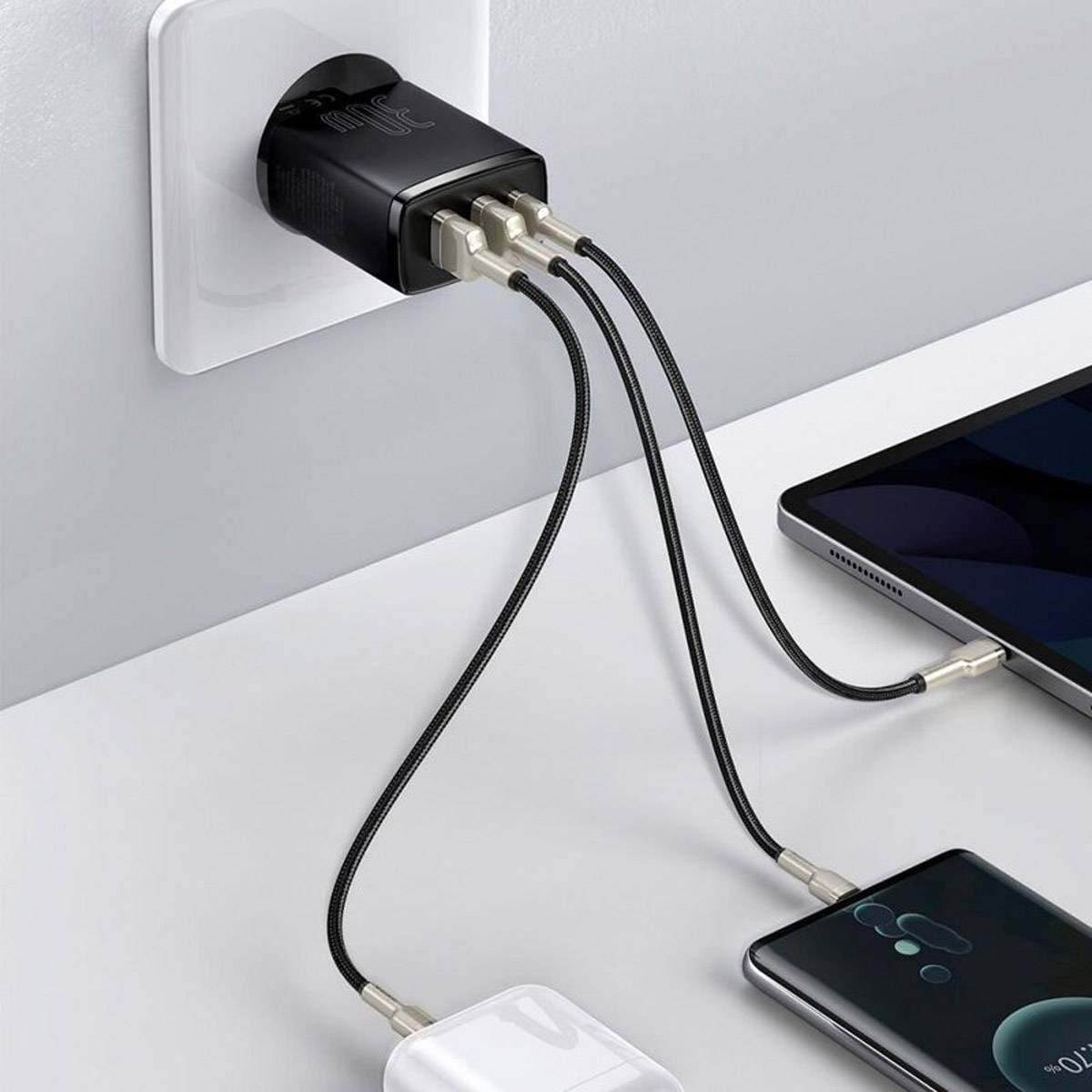Carregador Baseus CCXJ-E01 USB-C e USB-A / 30W Fast Charger PD/QuickCharge 3.0 / Preto