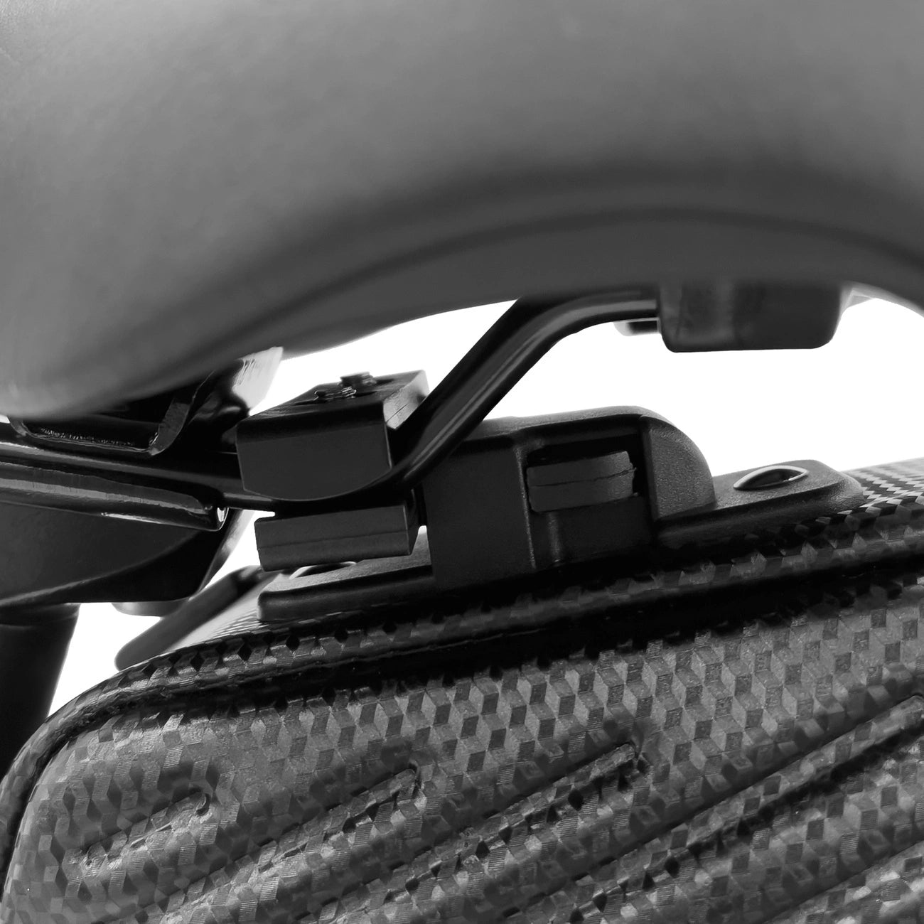 Wozinsky bicycle saddle bag waterproof 1.5l black (WBB27BK)_1