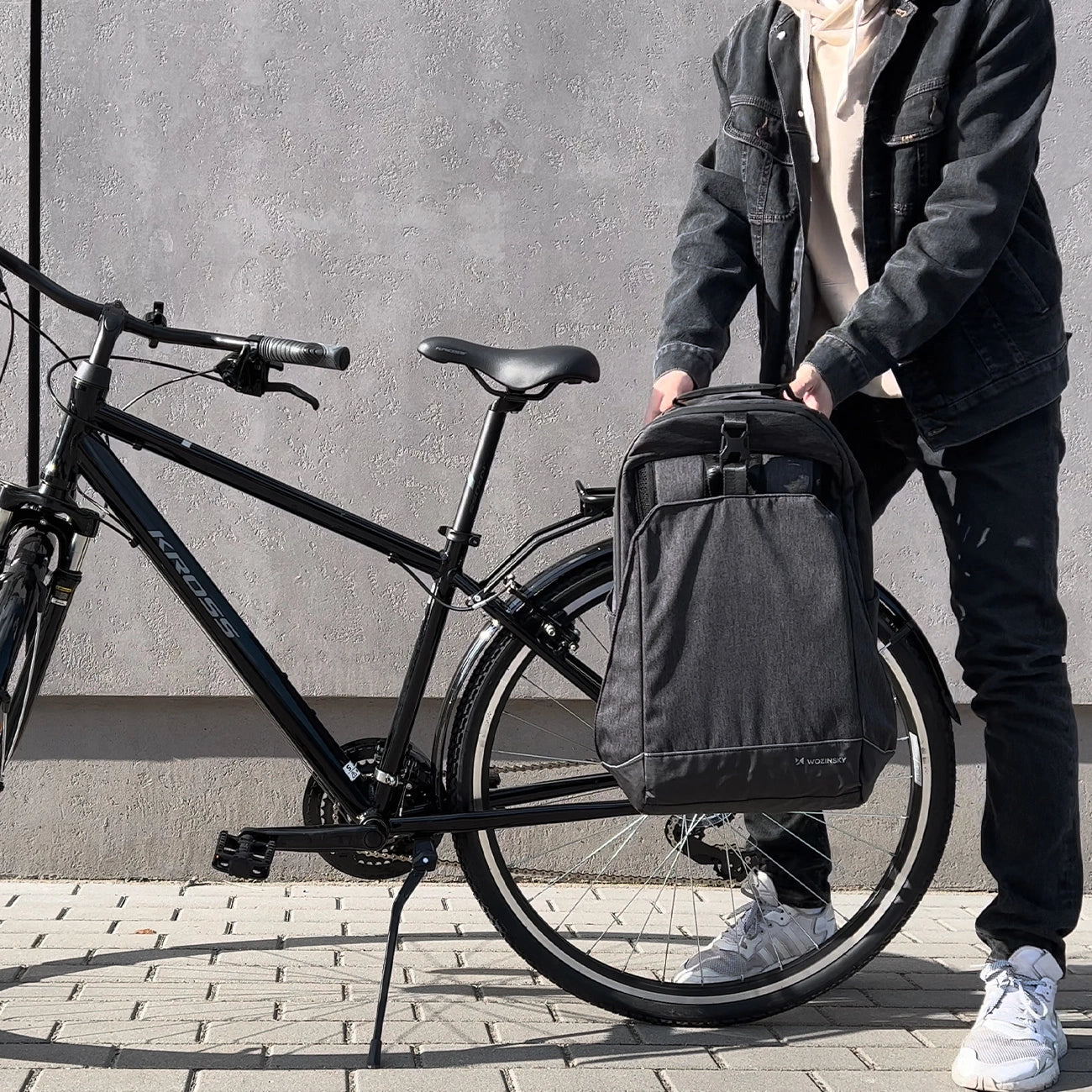 Wozinsky bicycle luggage carrier bicycle backpack with a frame 2in1 30l black (WBB33BK)_16