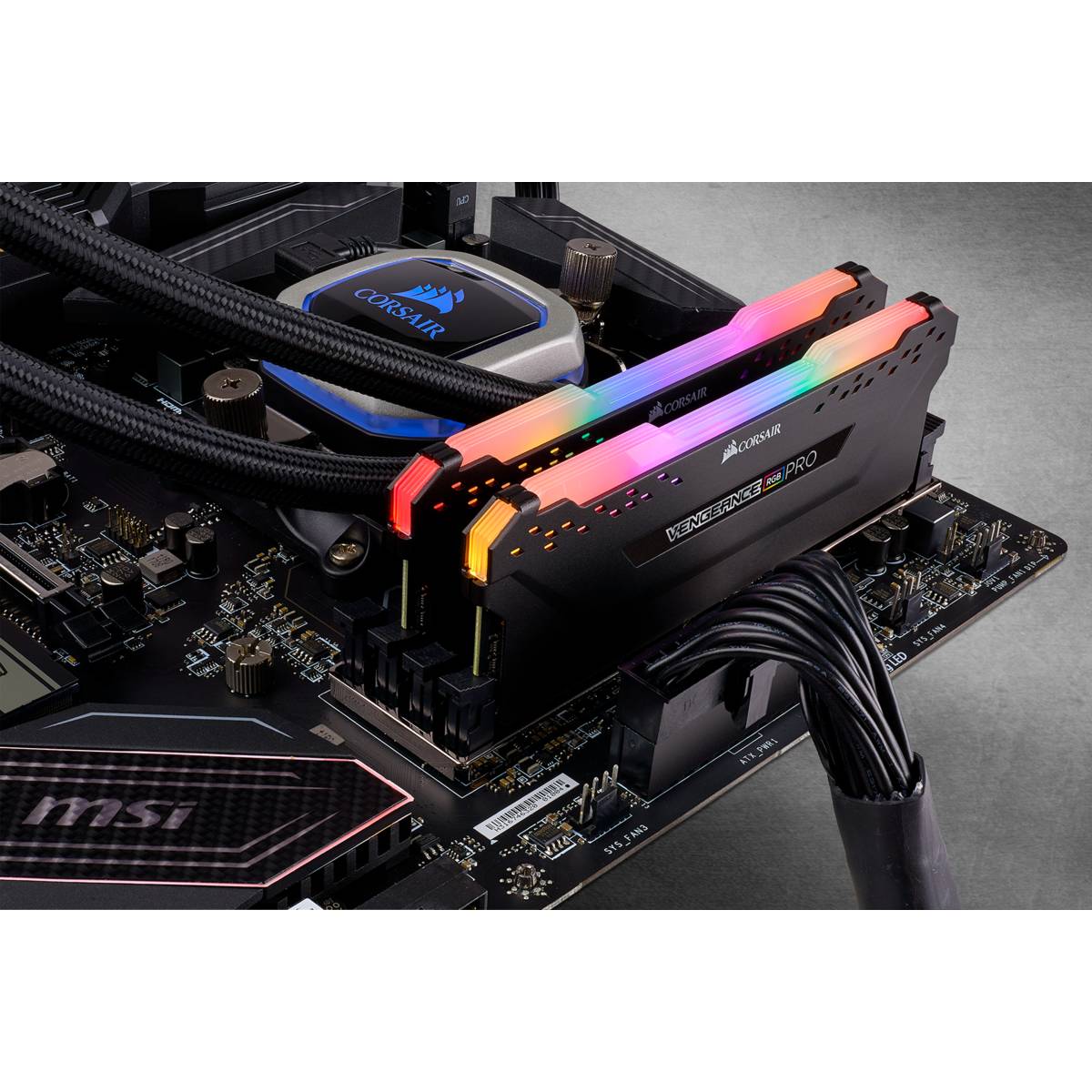 Memória RAM Corsair Vengeance RGB Pro 32GB (2x16GB) DDR4-3600MHz CL18 Preta