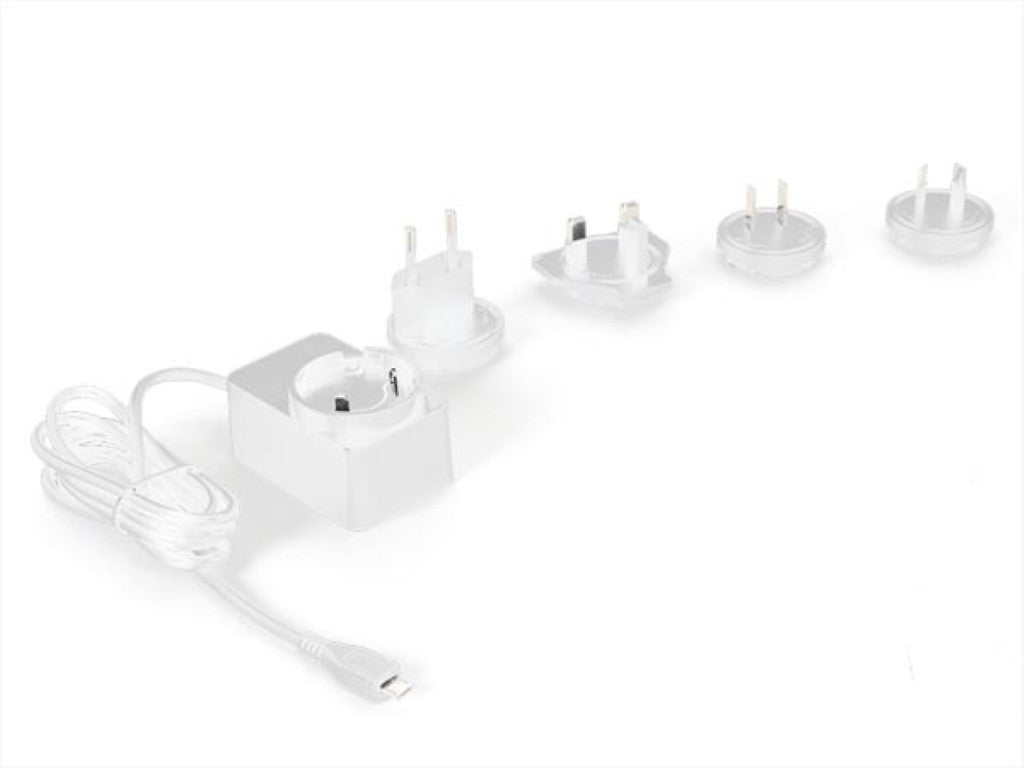 CARREGADOR COMPACTO COM MICRO CONECTOR USB - 5 VDC - 2.5 A com 4 fichas para viagem_0