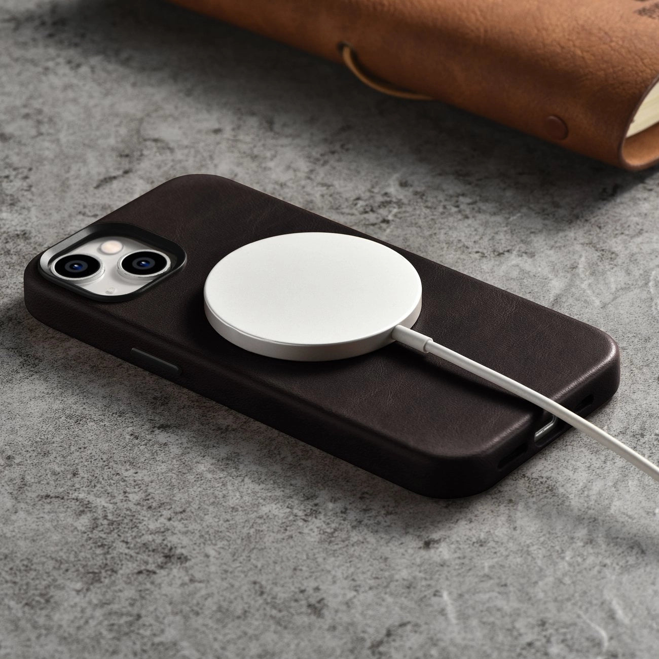 iCarer Oil Wax Premium Leather Case iPhone 14 Plus Magnetic Leather Case with MagSafe Brown (WMI14220703-BN)_14