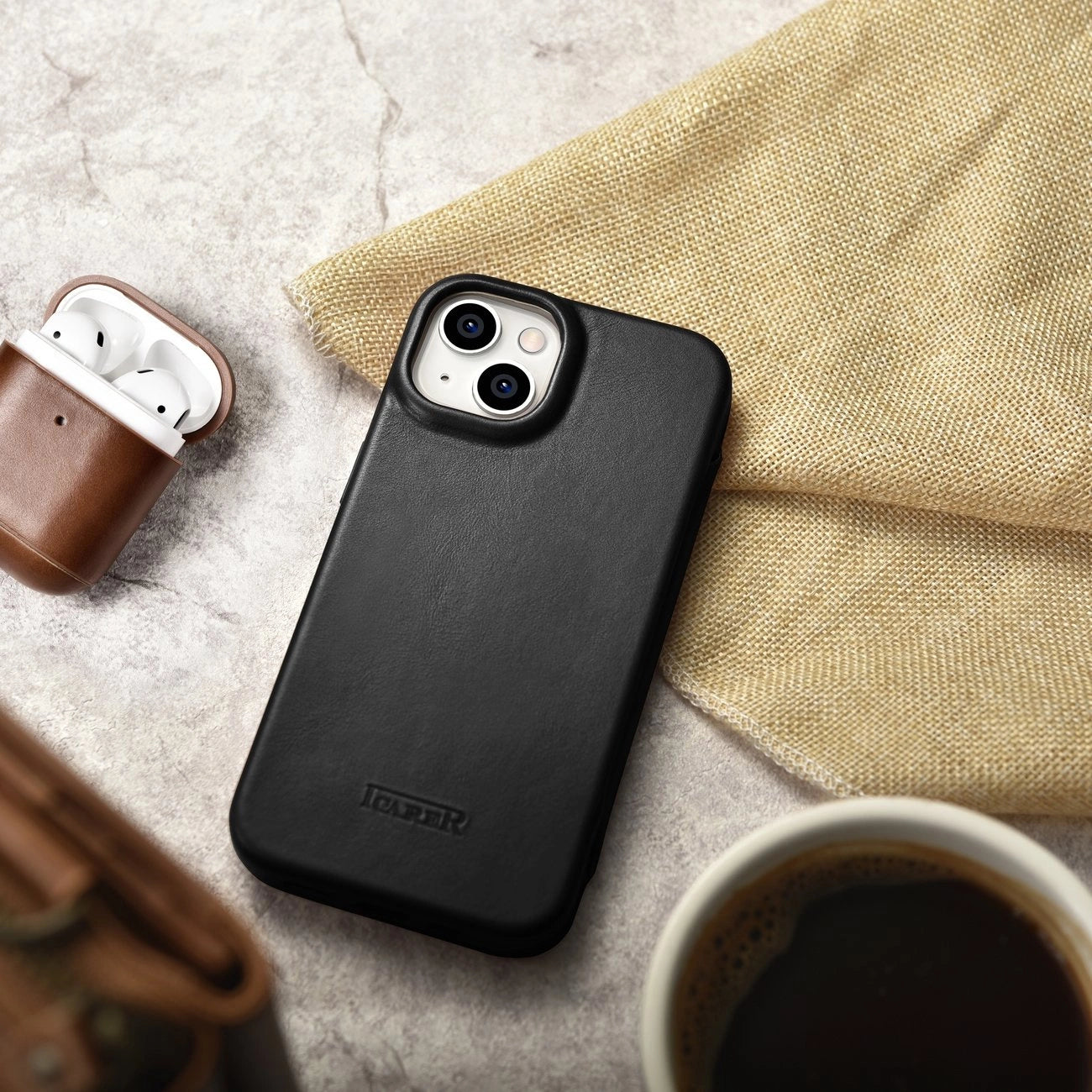iCarer CE Oil Wax Premium Leather Folio Case Leather Case iPhone 14 Plus Magnetic Flip MagSafe Black (AKI14220707-BK)_25