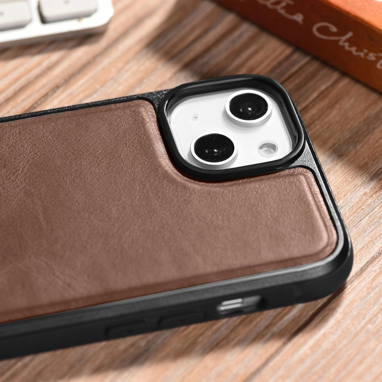 iCarer Leather Oil Wax Genuine Leather Case for iPhone 14 Plus (MagSafe Compatible) Brown (WMI14220719-BN)_9
