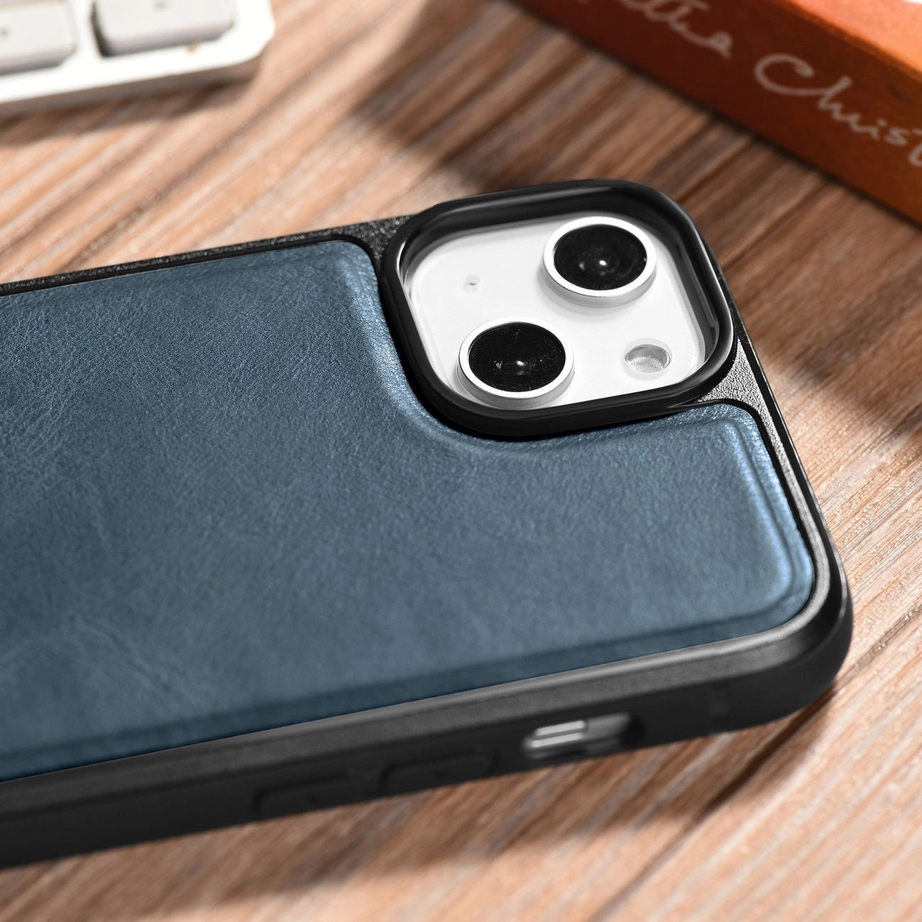 iCarer Leather Oil Wax case covered with natural leather for iPhone 14 Plus blue (WMI14220719-BU)_14
