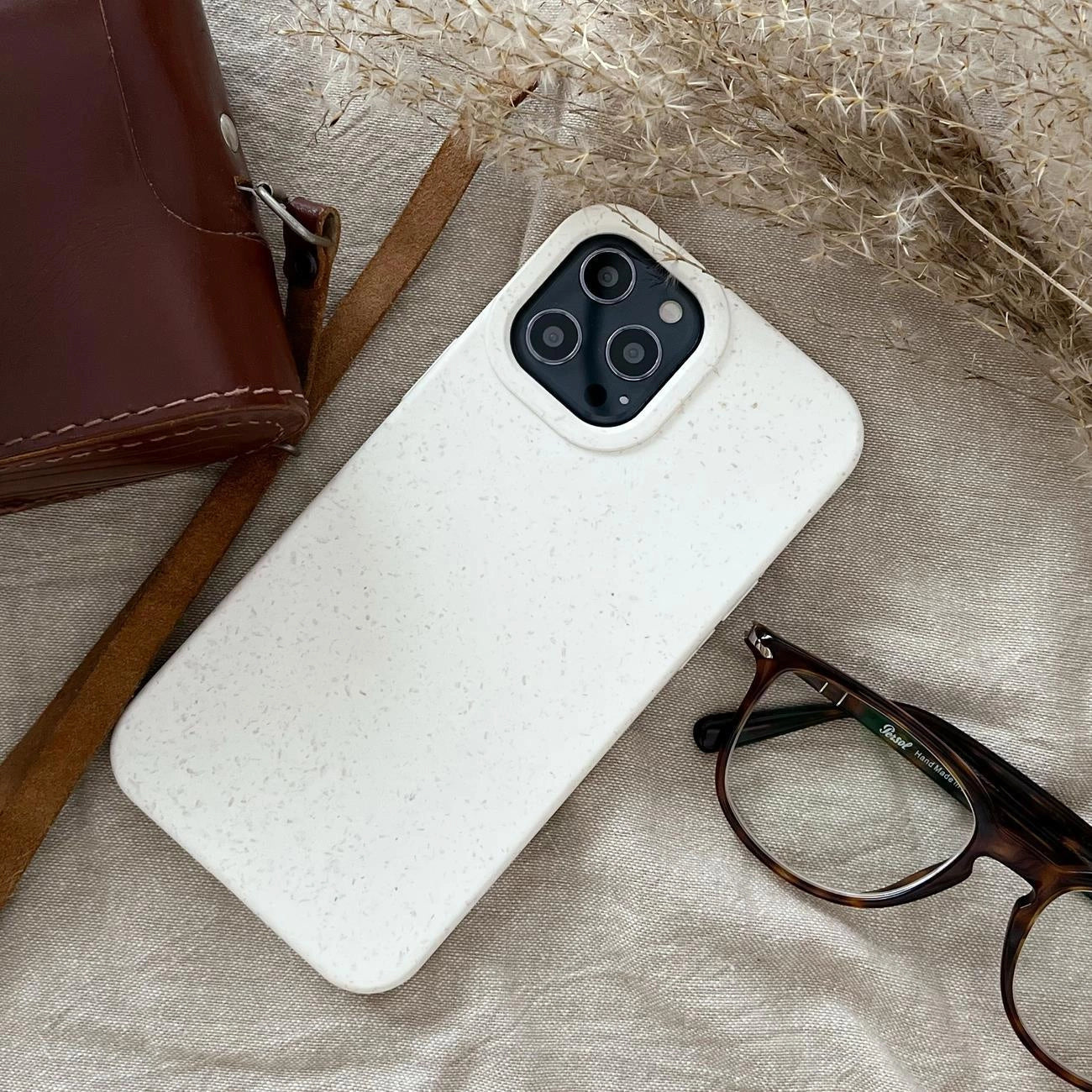 Eco Case case for iPhone 14 Plus silicone degradable cover black_3