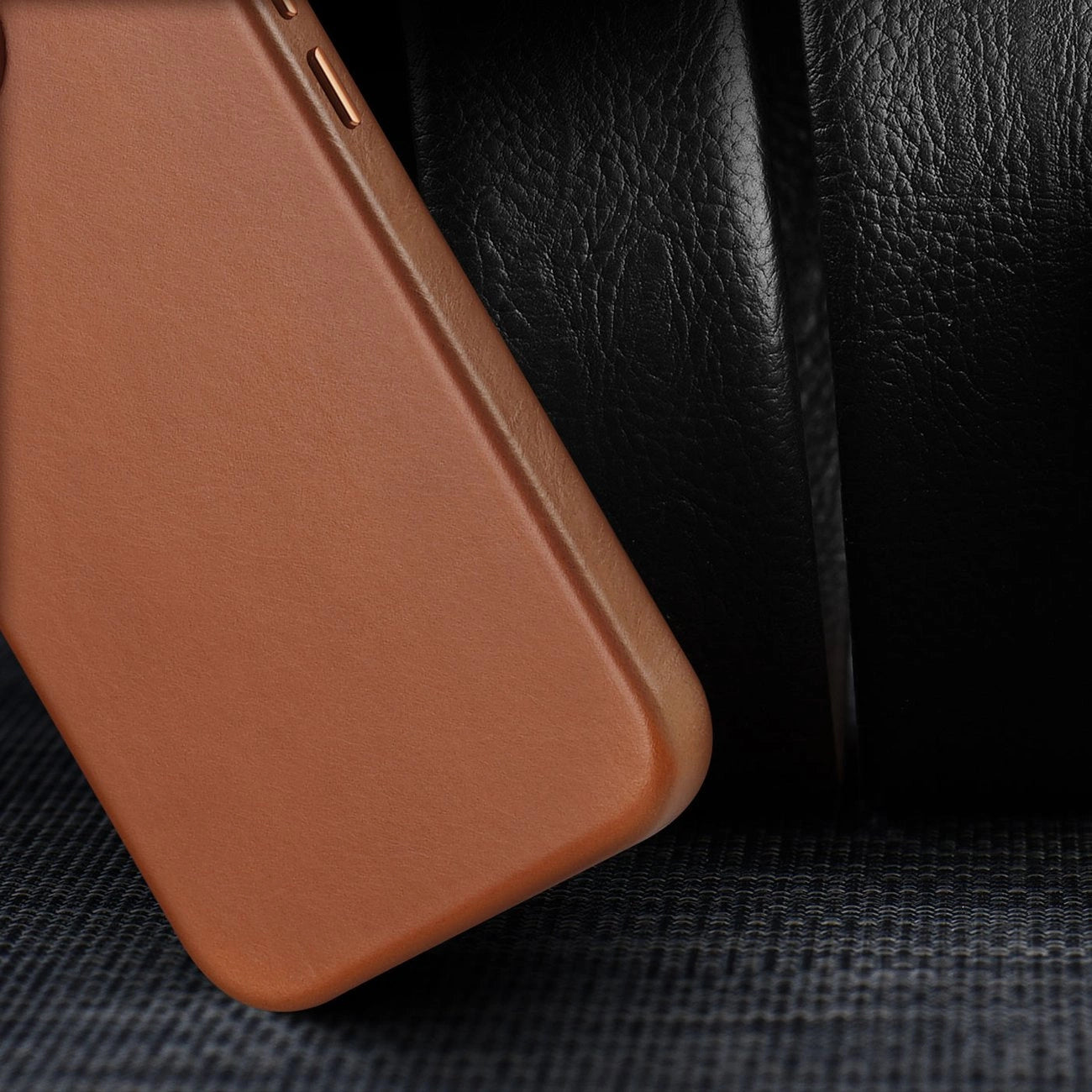 Dux Ducis Naples iPhone 14 Plus case magnetic leather MagSafe case brown_2