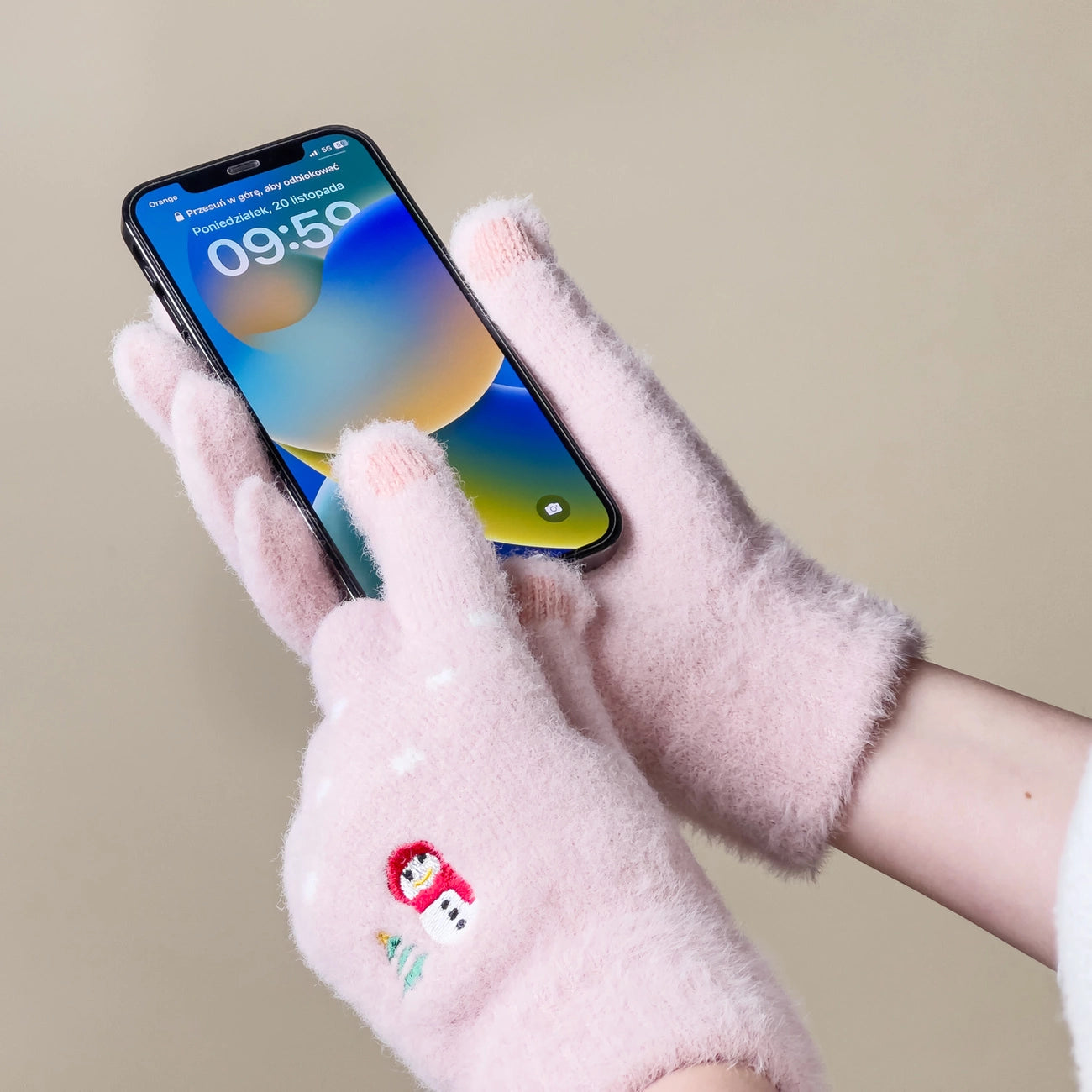 Women's winter telephone gloves with a snowman and a Christmas tree - pink_1
