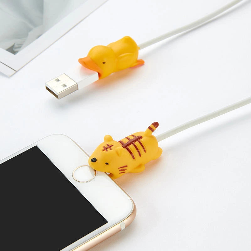 Panda-shaped phone cable cover_1