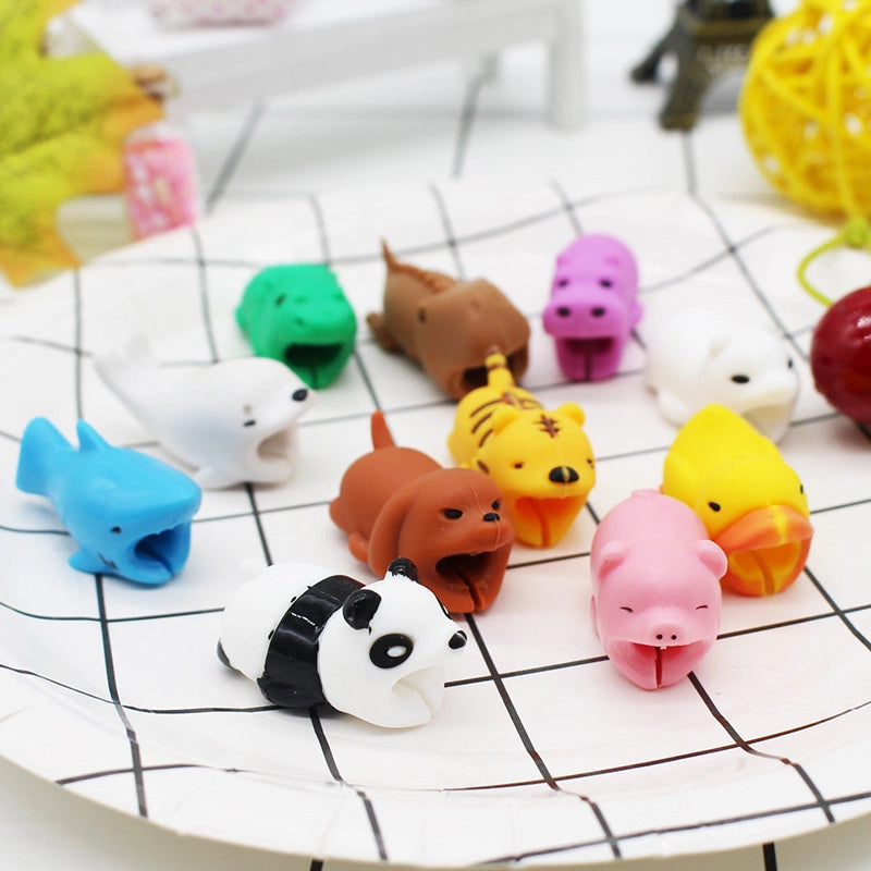 Panda-shaped phone cable cover_4
