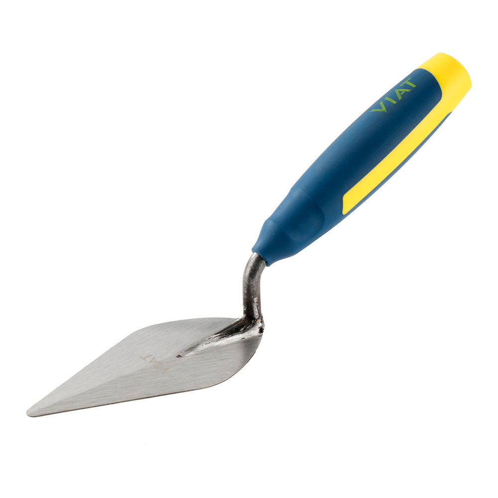 Colher de pedreiro soldado folha de oliveira, de chapa de aÃ§o tratada com cabo bimaterial ergonÃ³mico para maior conforto. medidas: 60x135x100mm viat02 viat_0