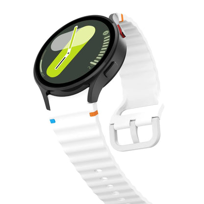 Tech-Protect Silicone Sport Strap for Samsung Galaxy Watch 4 / 5 / 5 Pro / 6 / 7 / FE - White_2