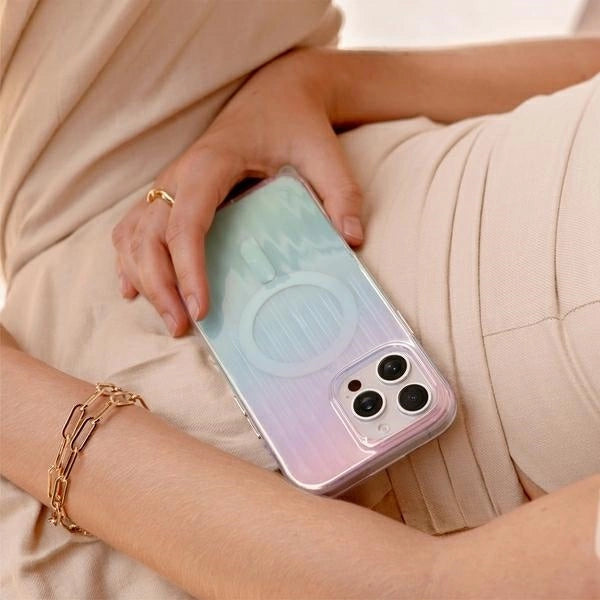 Uniq Coehl Linear Magnetic Charging Case for iPhone 16 Pro - Iridescent_8