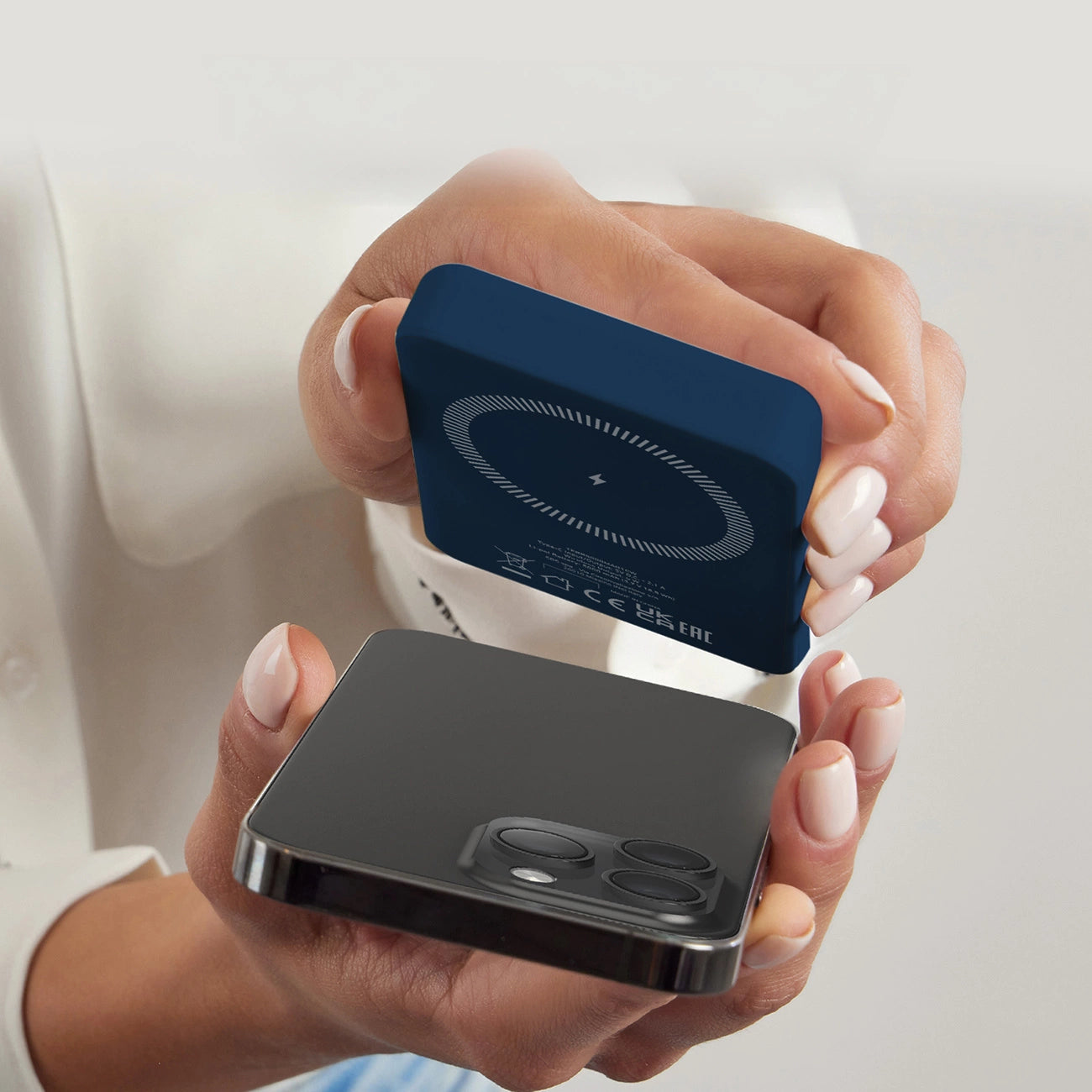 Powerbank SBS TEBB5000MAG1CB 5000 mAh compatible with MagSafe - blue_5