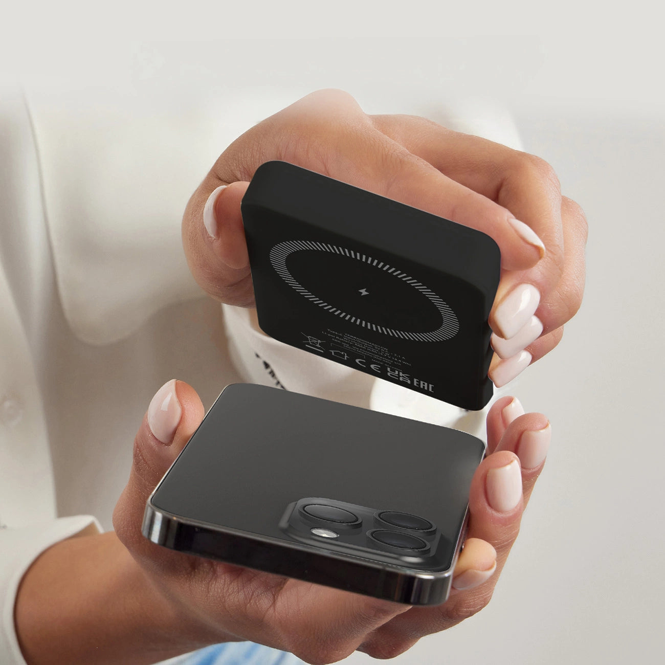 SBS TEBB5000MAG1CK Wireless Power Bank 5000 mAh USB-C, MagSafe Compatible - Black_5