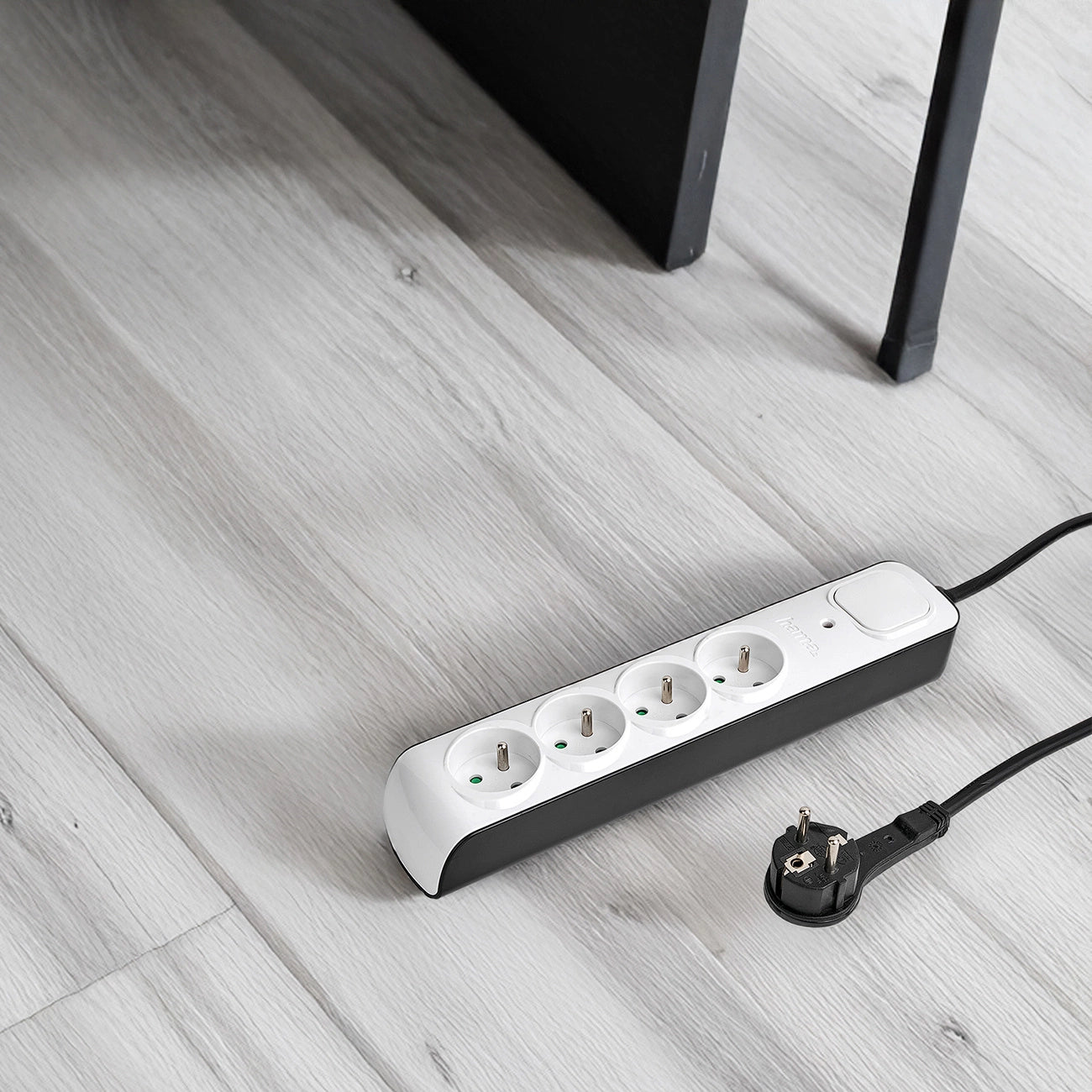 Hama Premium 4-Socket Surge Protector Strip 1.5m - White_4